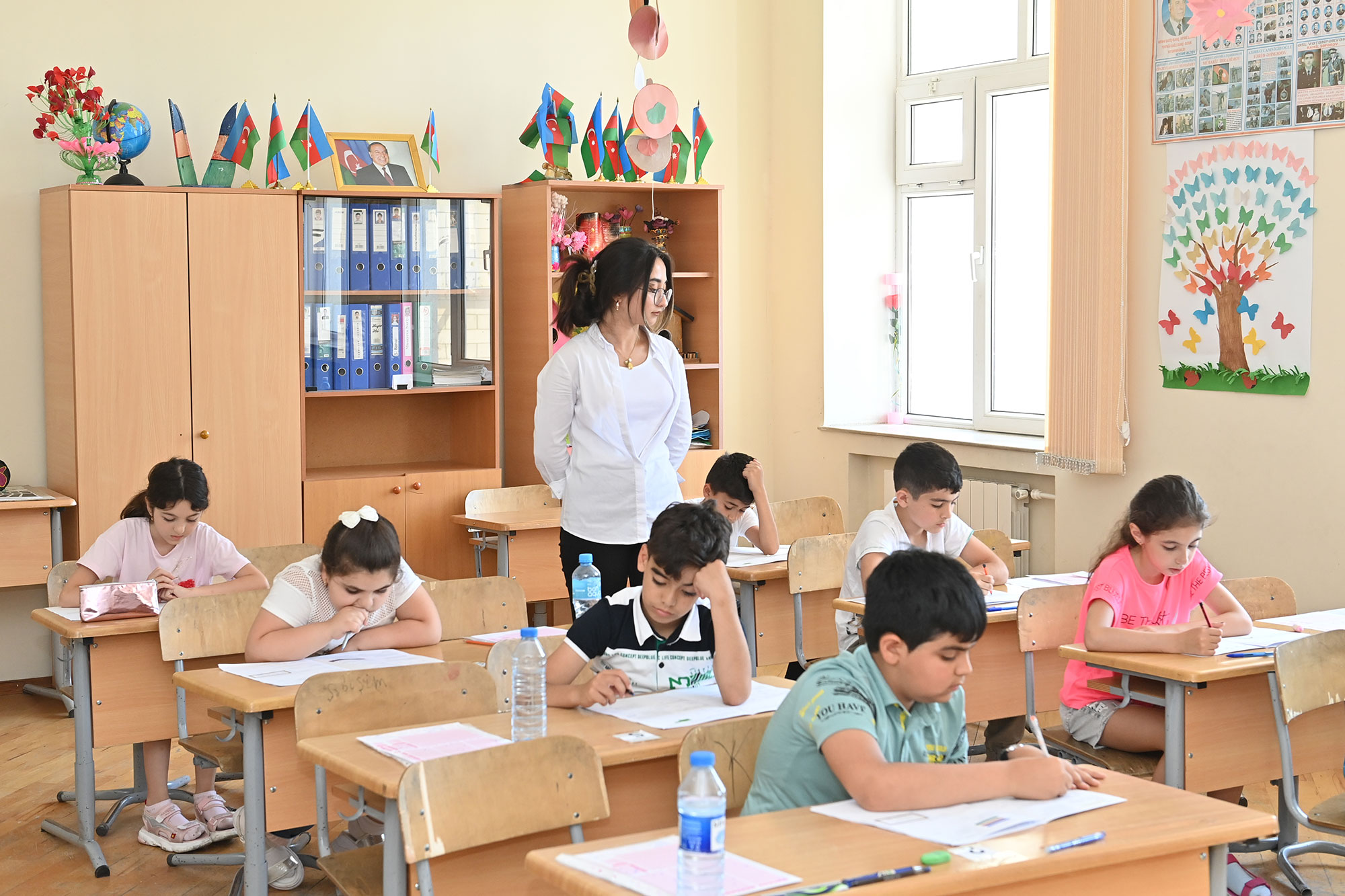 Siniflər boşalır, müəllimlər ixtisar olunur…
