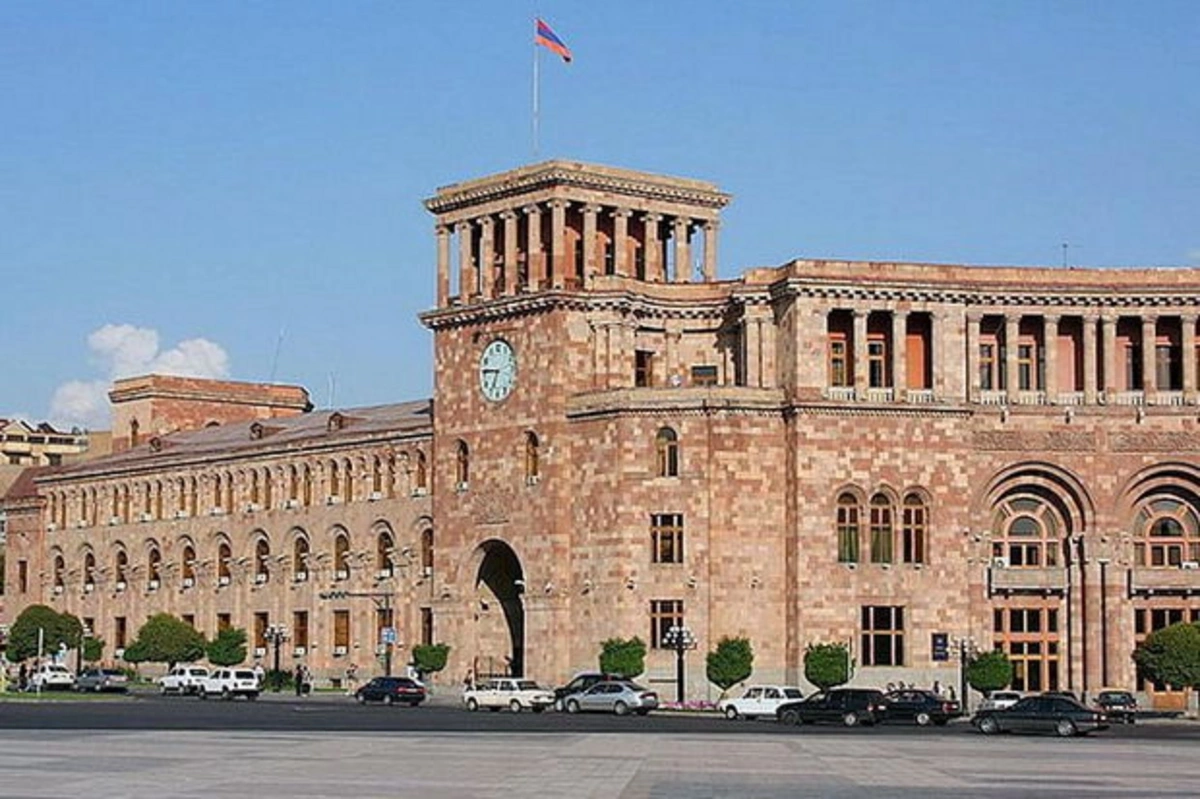 Ermənistan buna layiqdir, yardım edəcəyik - Polşa