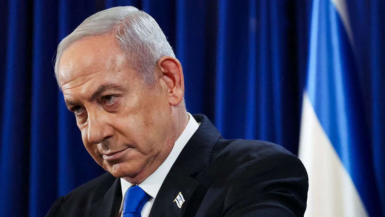 Binyamin Netanyahu ölkənin əsas vəzifəsinin İrandakı rejimi devirmək olduğunu bildirib