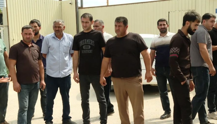 Bir qrup işçi tikinti şirkətindən maaşlarını ala bilmirlər