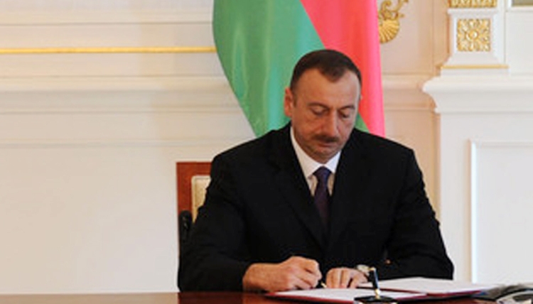 Prezident icra başçısını vəzifəsindən azad etdi